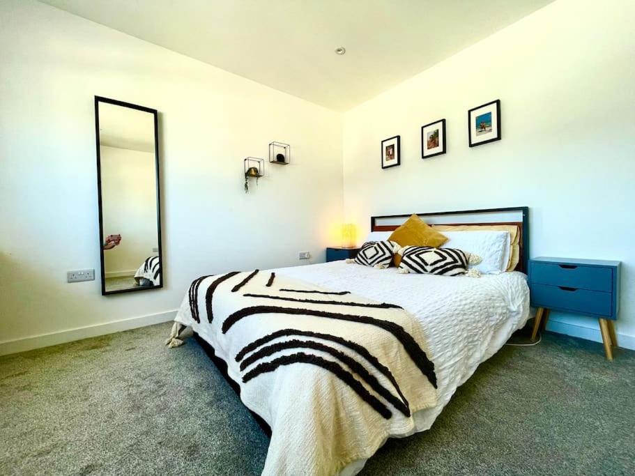 Modern Chic Summer Holiday Retreat. New Quay Exterior foto